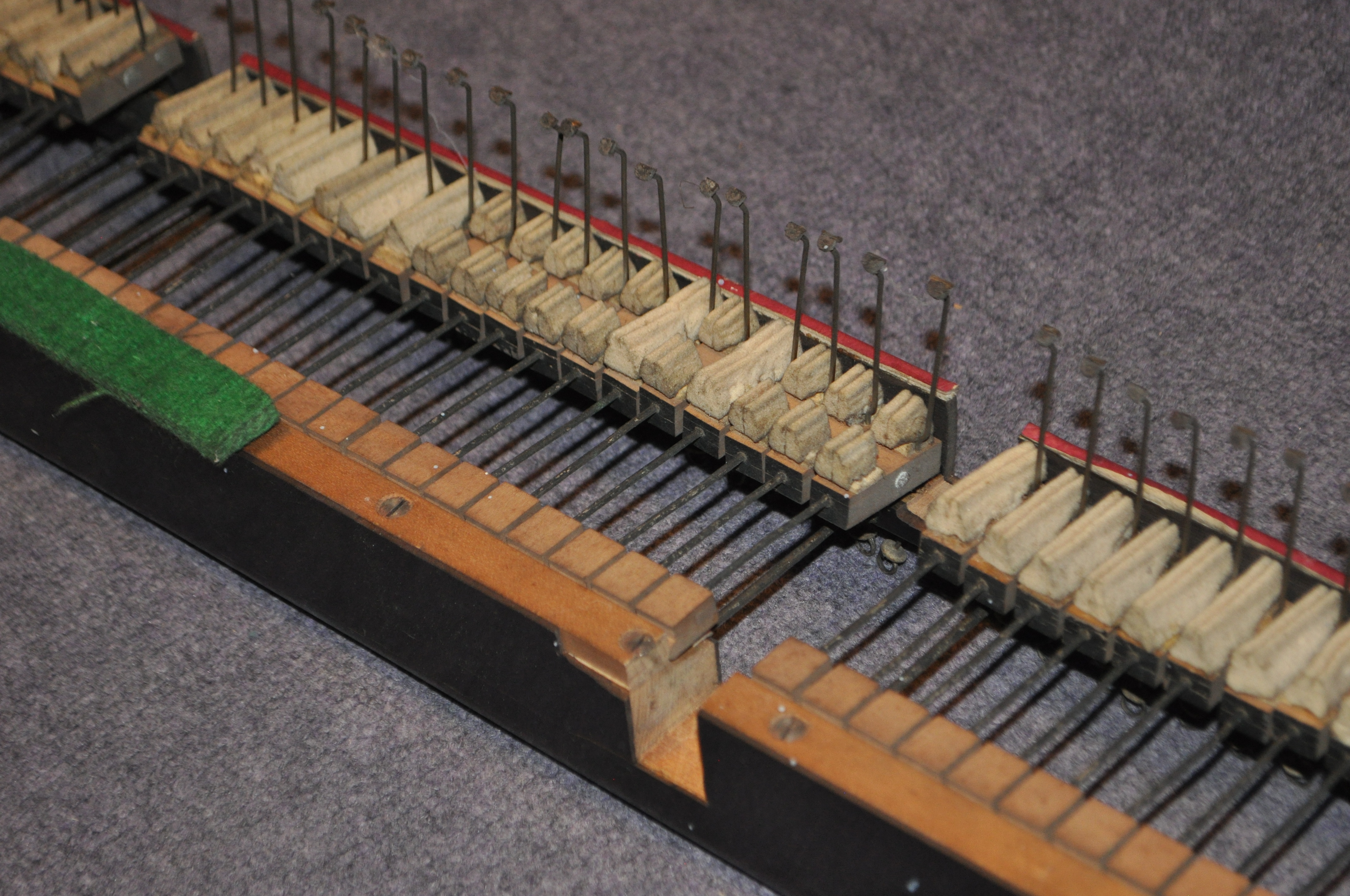 Wiener Flügeldämpfung - 1048