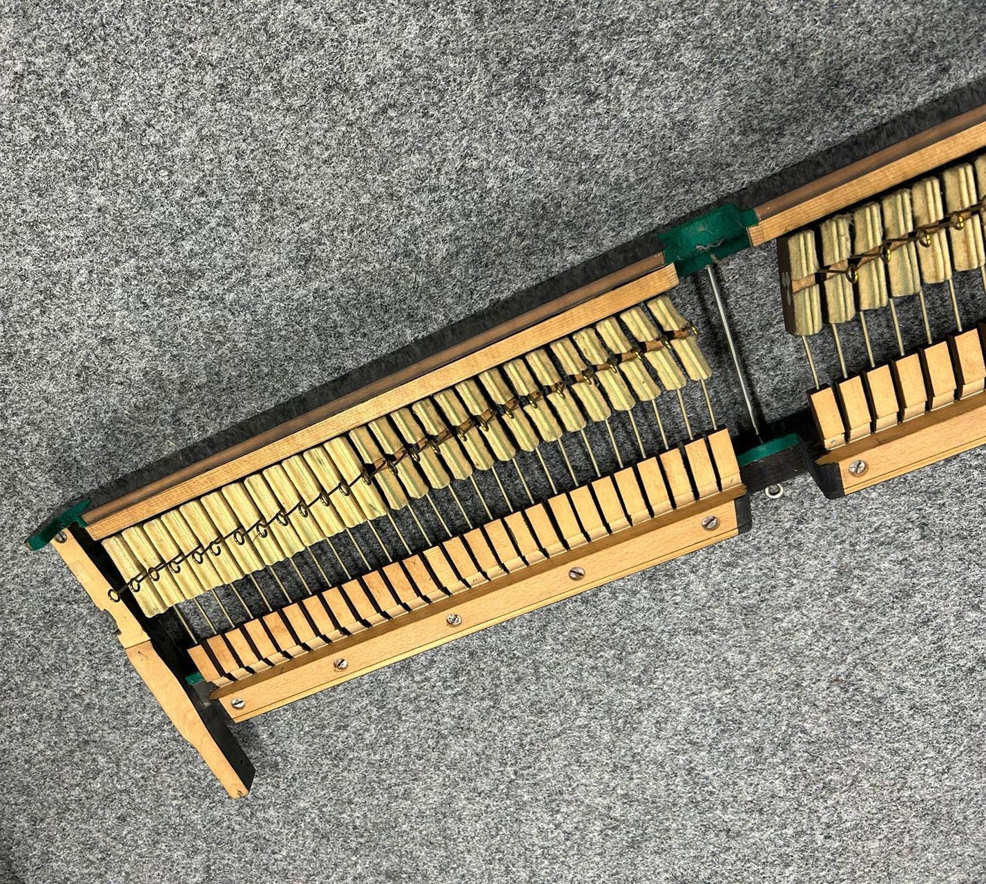 Dämpfung Wiener Mechanik - 1438