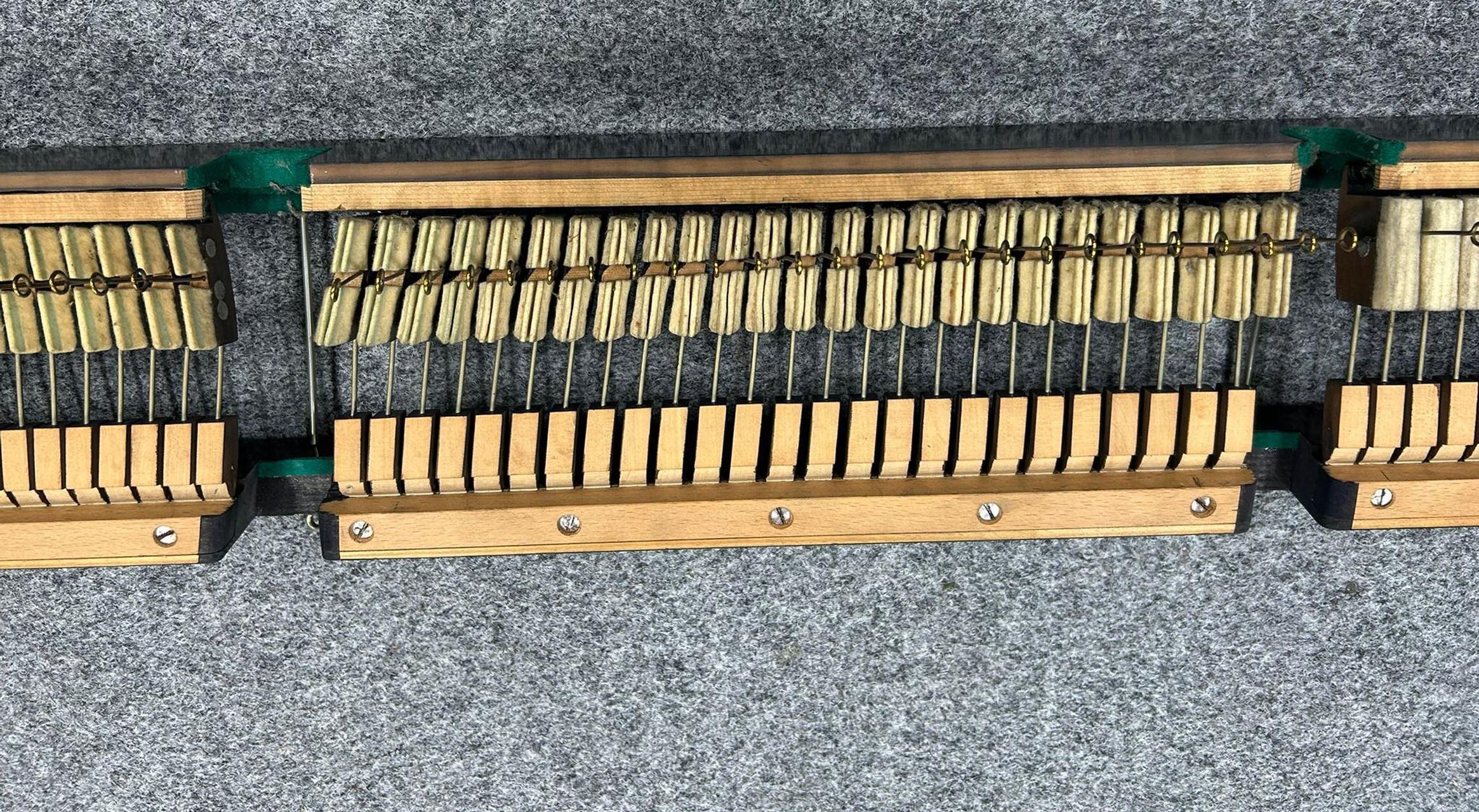 Dämpfung Wiener Mechanik - 1438