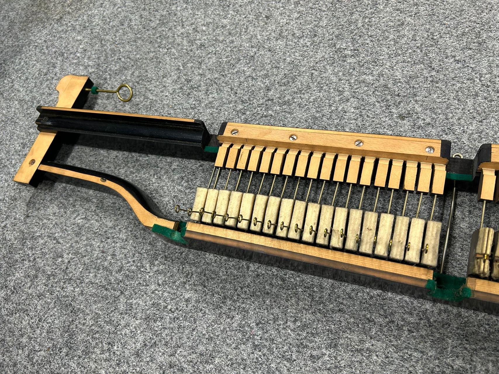 Dämpfung Wiener Mechanik - 1438