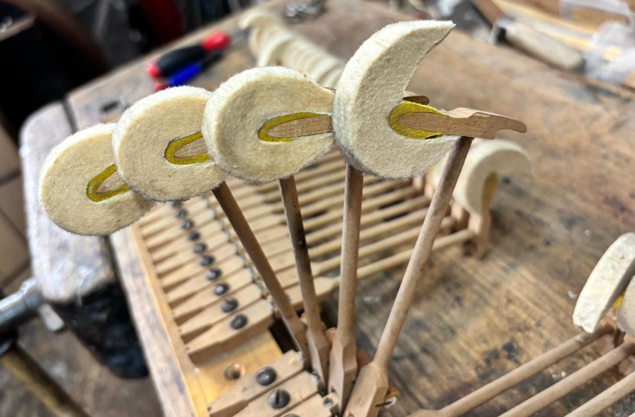 Hammerk&ouml;pfe und Stiele f&uuml;r Bechstein - 1441